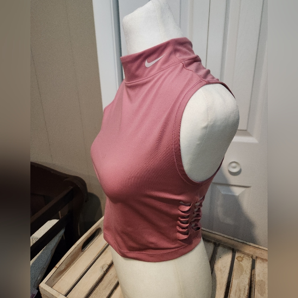 Nike Pro Fit Mockneck Top